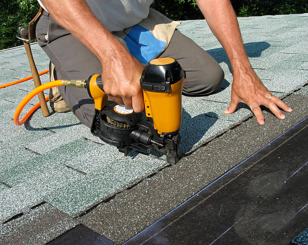 Best Roof Gutter Cleaning  in Manawa, WI